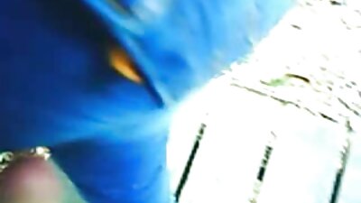 வெப்கேம் முன் டில்டோவுடன் சிக்குல்யா உச்சகட்டத்தைப் பெறுகிறார்