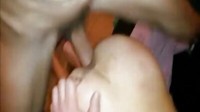 கவர்ச்சியான பணிப்பெண்ணால் செருகப்பட்ட இளம் விடுதி