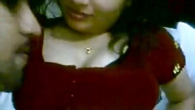 ரஷ்ய புஸ்ஸி விரல்களால் பாதுகாப்பாக வேலை செய்தது