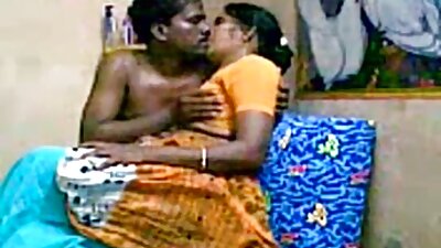 தொடர்ந்து நீண்ட கூந்தல் கடின சேவல் துடிக்கிறது